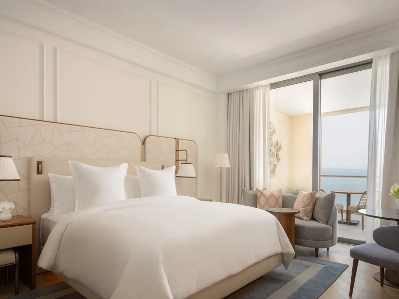 Four Seasons Resort The Pearl-Qatar — private marina overwater villas on the Arabian Gulf