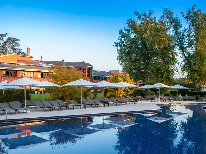 Luxury Spa Day La Réserve Genève — private wellness resort with indoor pools hammam and lakeside lunch