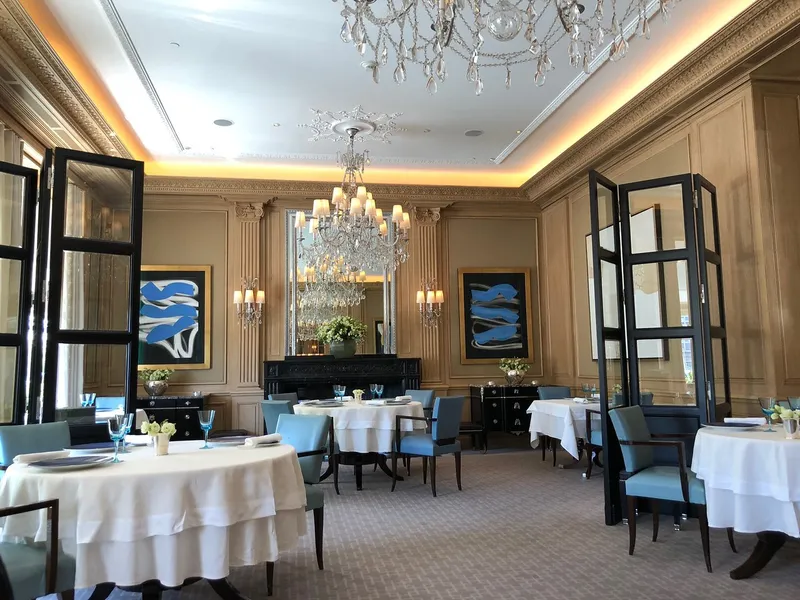 Lago restaurant Geneva — Mediterranean fine dining on the lakefront with Jet d'Eau views at Mandarin Oriental