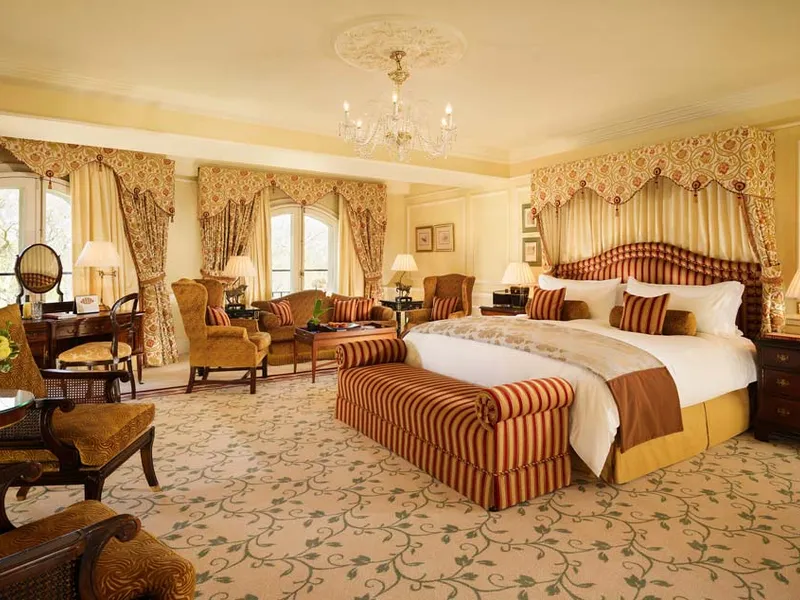 Mandarin Oriental Hyde Park — luxury hotel overlooking Hyde Park in London