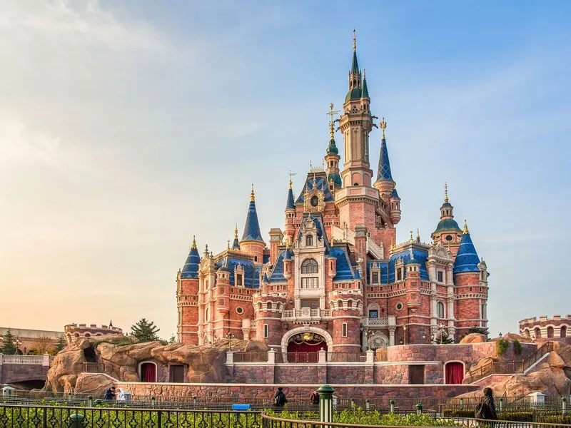 Shanghai Disneyland Fast-Track — VIP access to all attractions with private guide at Disneyland Shanghai