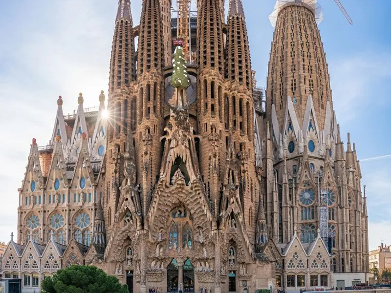 Private Gaudí Architecture Tour Barcelona — exclusive access to Sagrada Família Park Güell Casa Batlló with expert architect