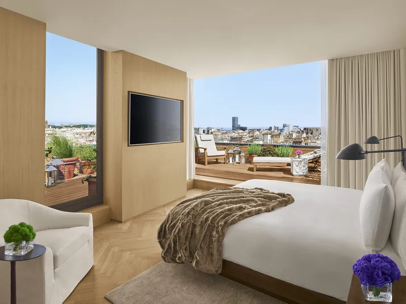 The Barcelona EDITION — Ian Schrager design hotel in Gothic Quarter with legendary rooftop and La Boqueria proximity